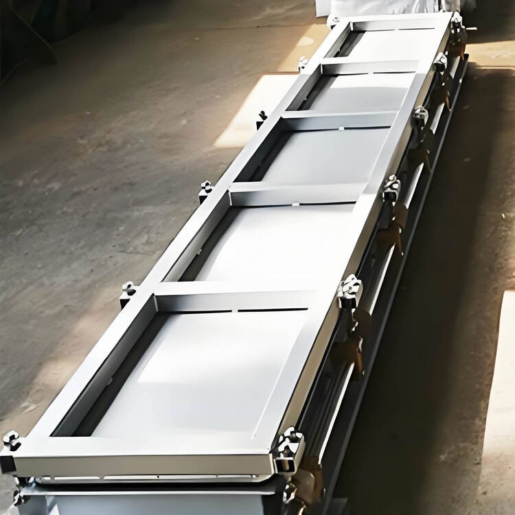 水利渠道自动不锈钢冲洗闸门细节特写 | 不锈钢核心部件 | 核心功能展示